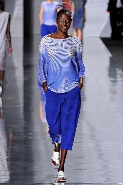 Look 8